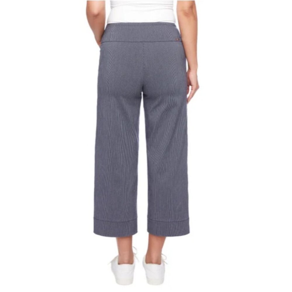 S.C. & CO. Women's Wide Leg Crop Pant (Navy, Large) - Picture 3 of 4